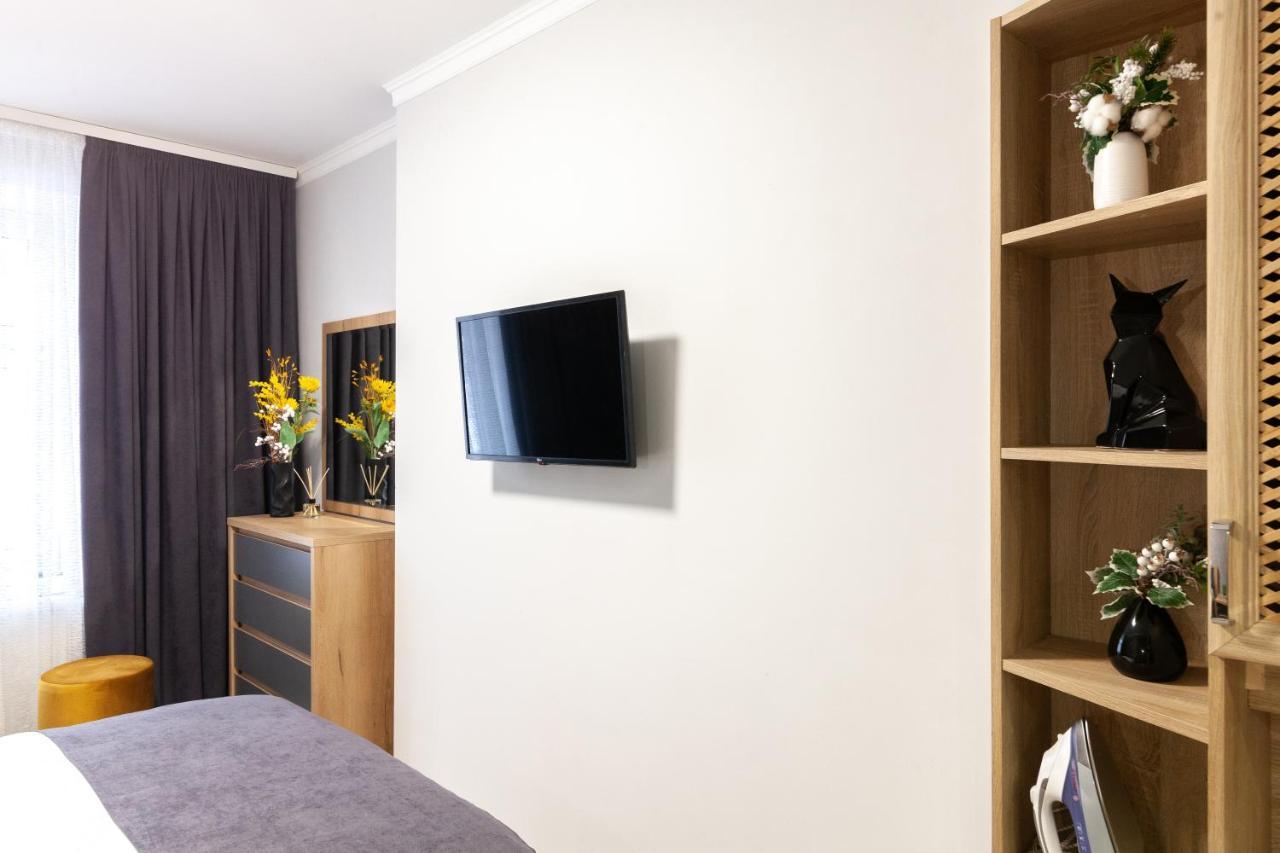 Alfa Apartments Kniazia Leva 2 Лвив Екстериор снимка